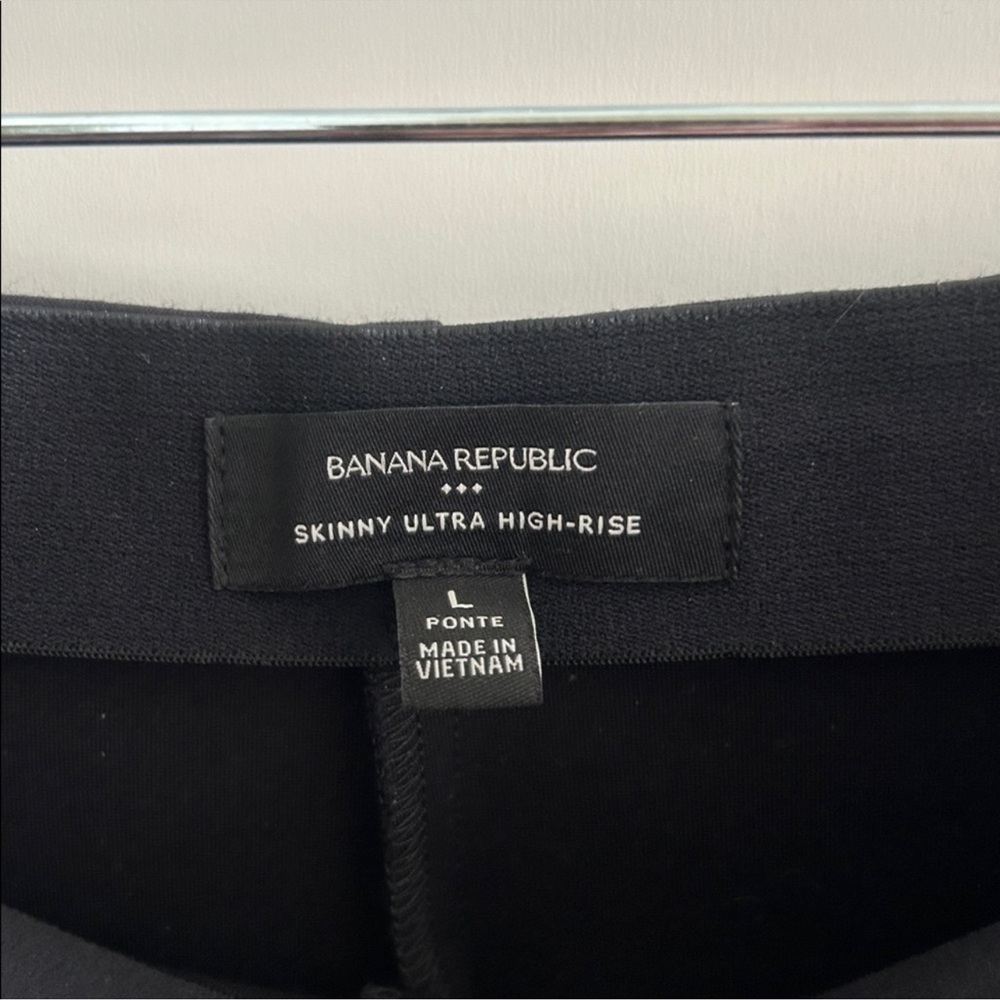 NWOT Banana Republic Factory Black Skinny Ultra High Rise Ponte Pants - Picture 4 of 4